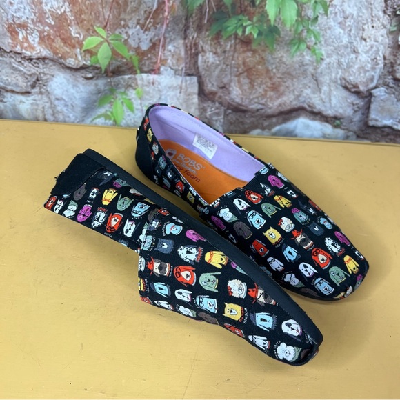 BOBS FROM SKECHERS Black Slip on Multicolor Dog Print Memory Foam Flats, 10 - Picture 11 of 14